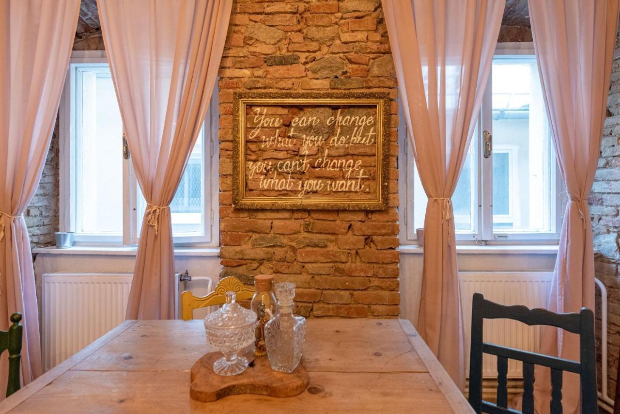 Accommodation At The Folklore Apartment Bratislava Extérieur photo