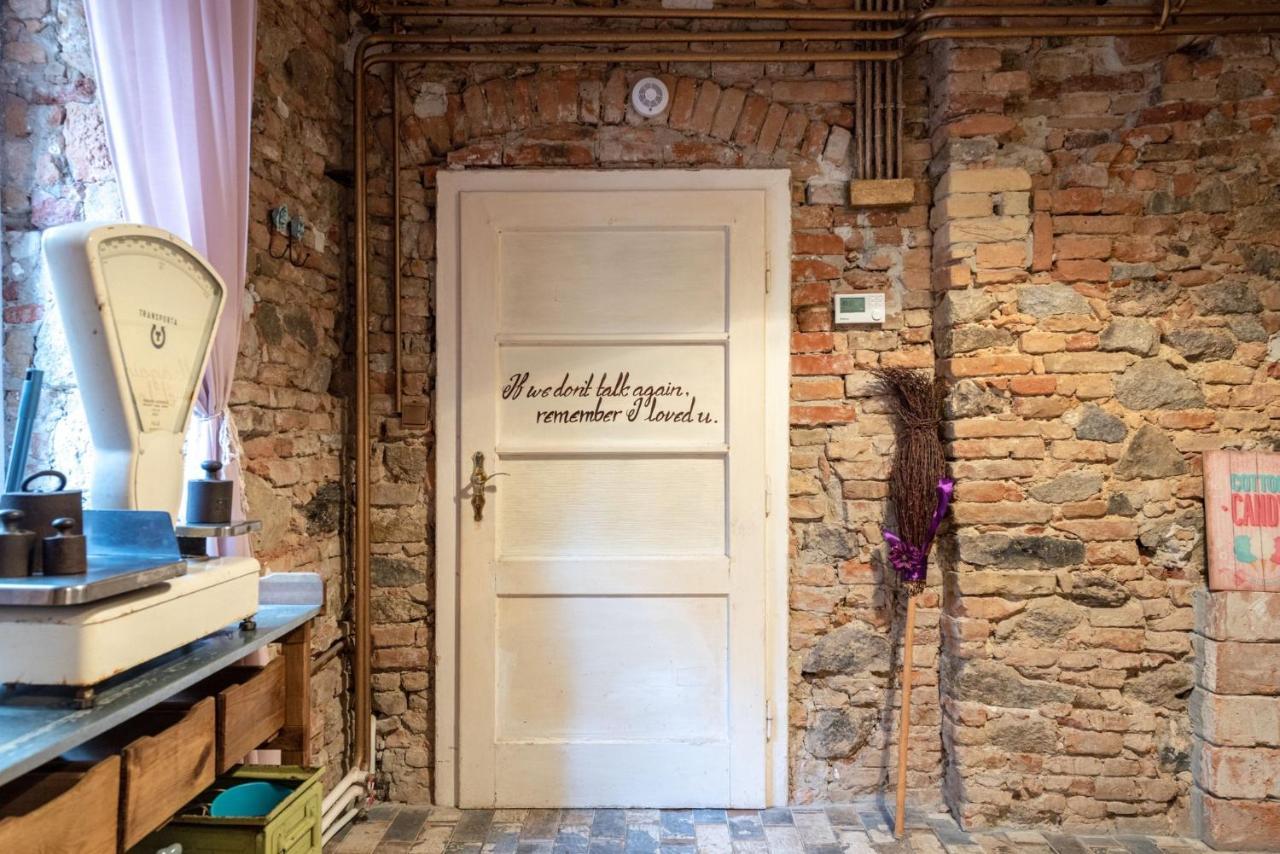 Accommodation At The Folklore Apartment Bratislava Extérieur photo