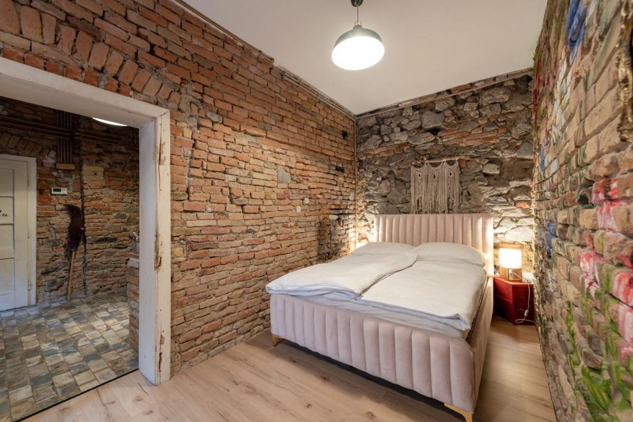 Accommodation At The Folklore Apartment Bratislava Extérieur photo