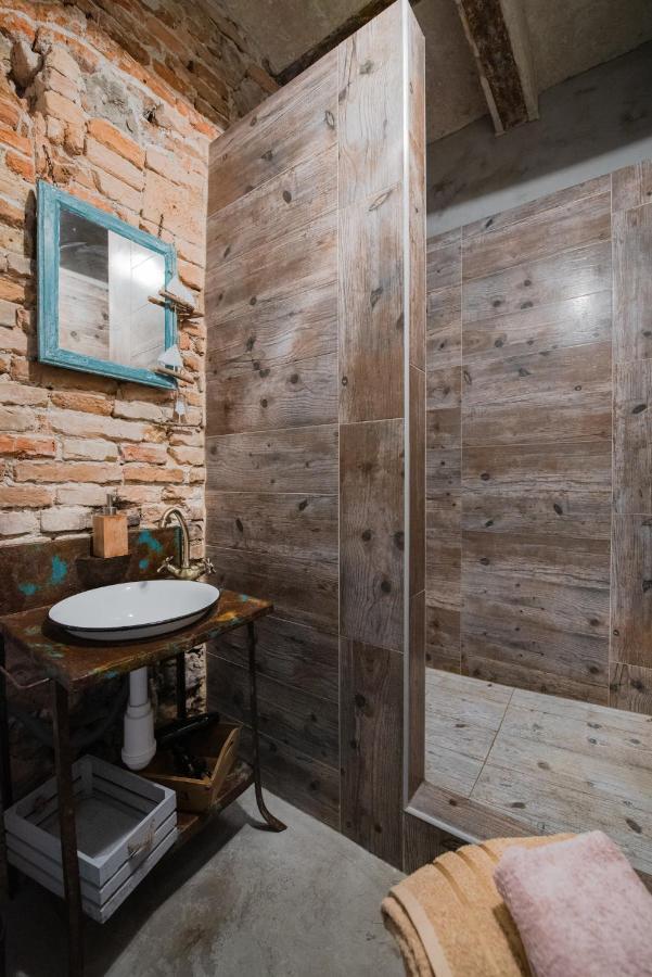 Accommodation At The Folklore Apartment Bratislava Extérieur photo